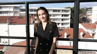 Natalia, 19 Ans, Dans La Cage Aux Lions