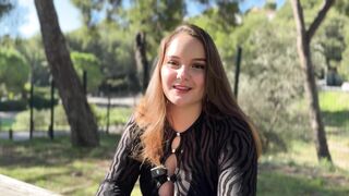 Lily, 23 Ans, Se Laisse Aller