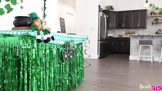 Stepsisters Kissing Booth Della Cate,