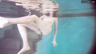 Sasha Vetochka goes naked into the pool